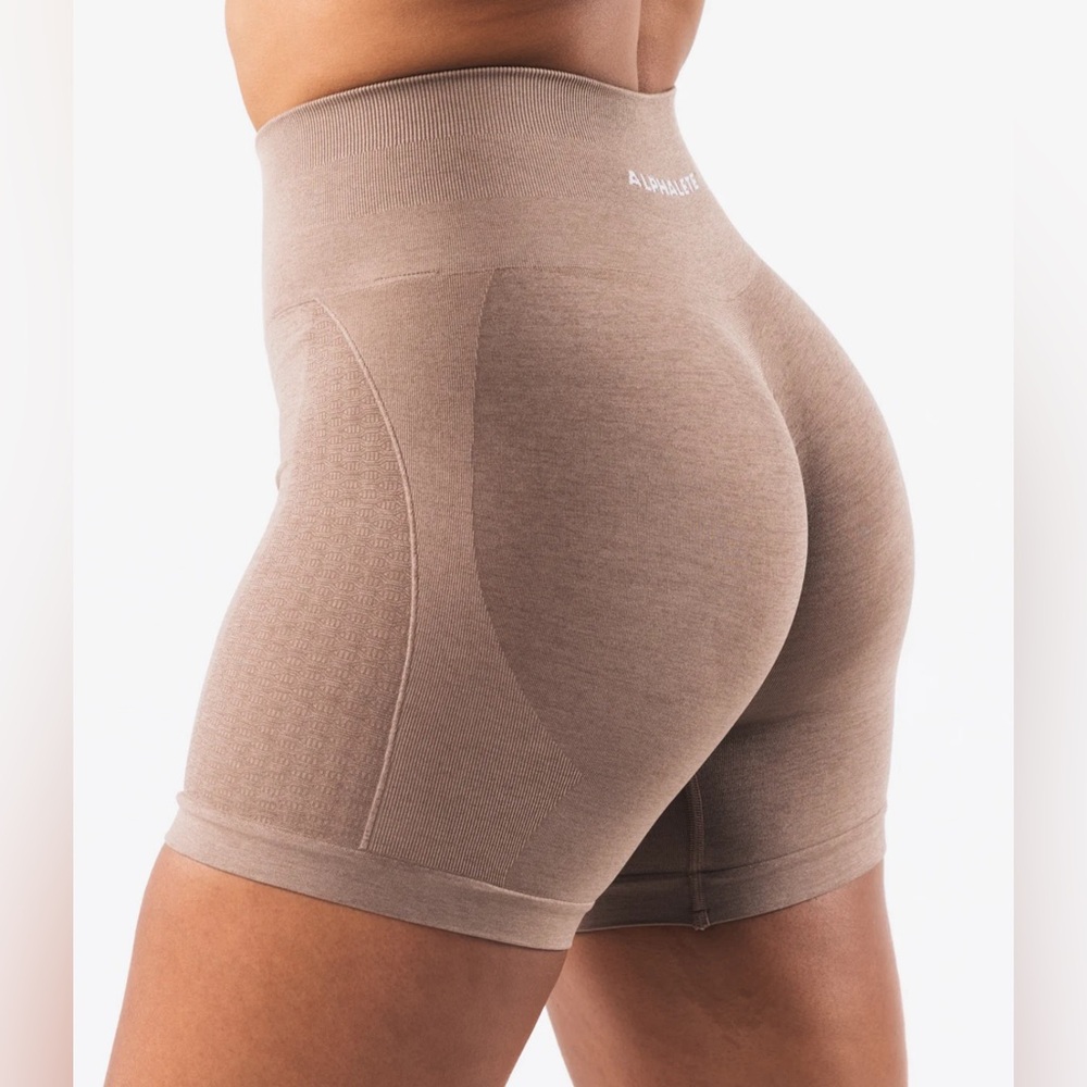 *NWT* Alphalete Amplify Contour Shorts - Sand